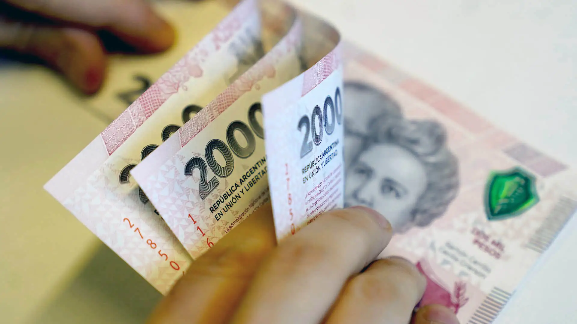 Billets de 2 000 pesos argentins